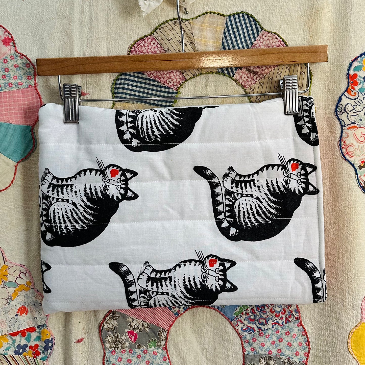Laptop Quilted Cat Pouch