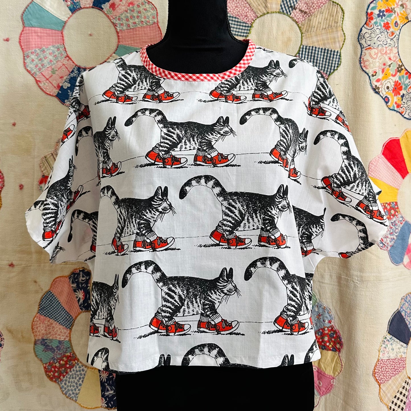 Large/XL Cropped Cat Tee