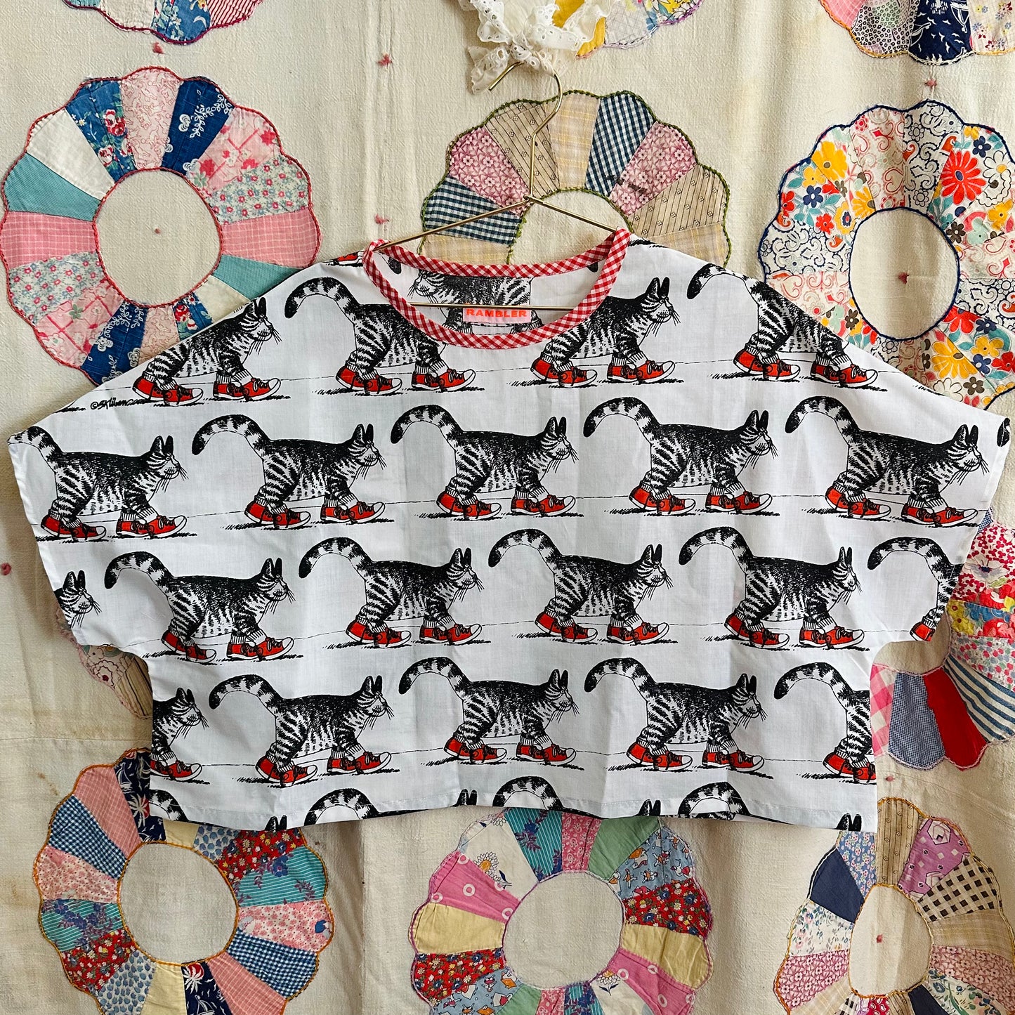 Large/XL Cropped Cat Tee