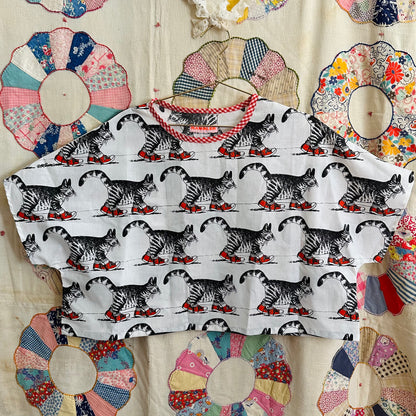 Large/XL Cropped Cat Tee