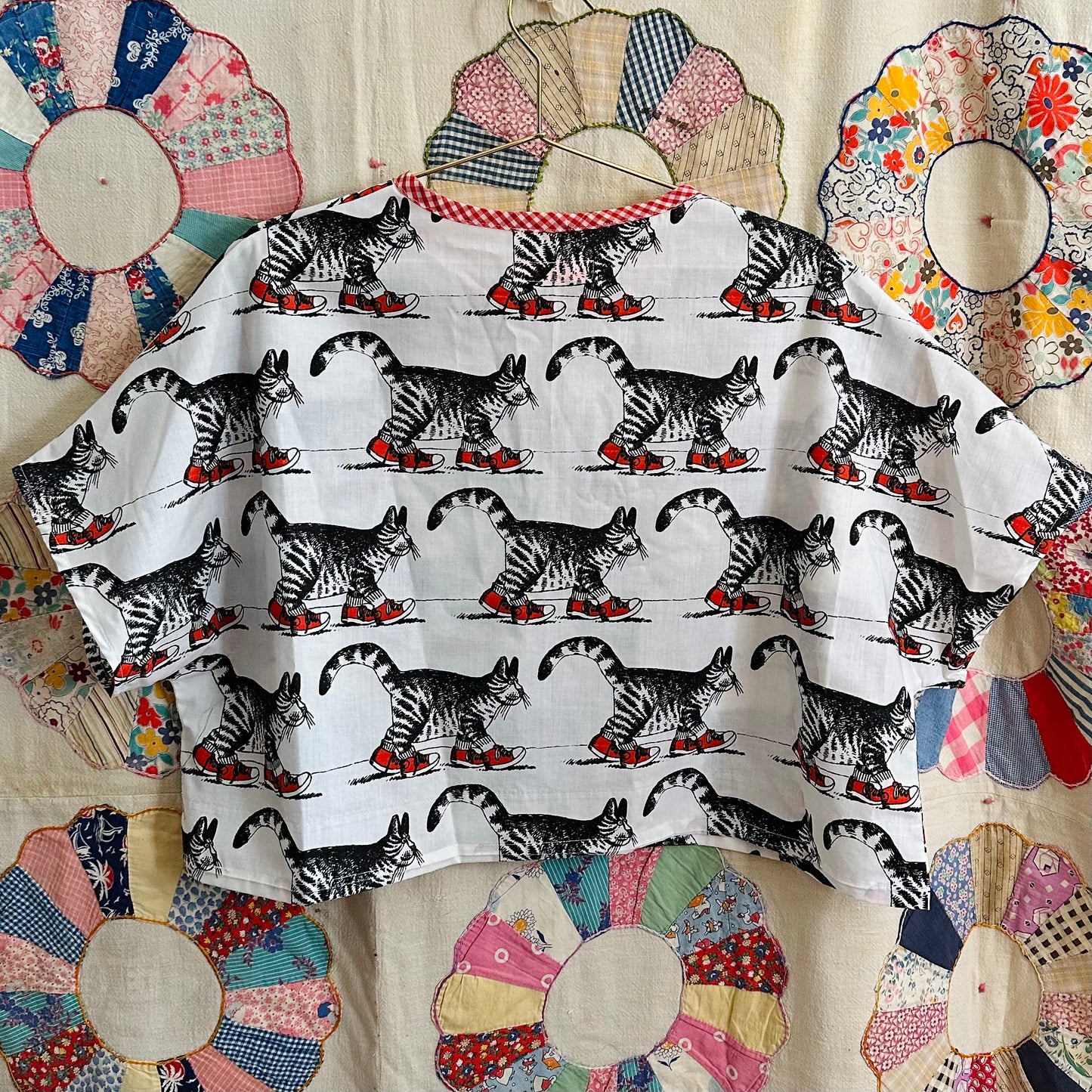 Large/XL Cropped Cat Tee